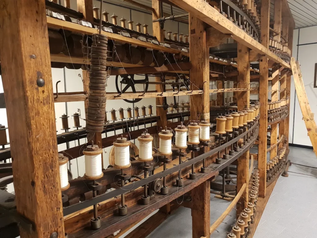 A machinery in the Silk Museum of Como 
