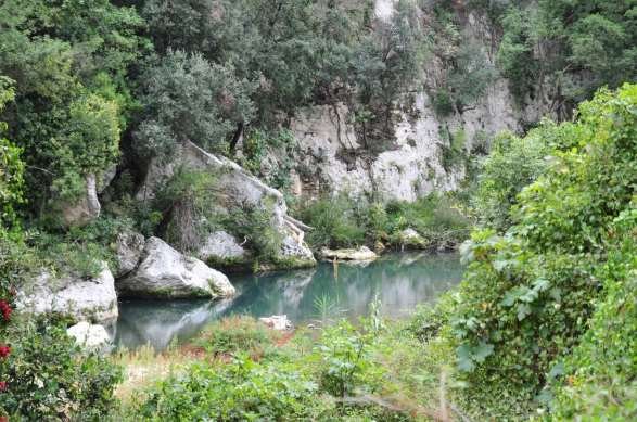 The Anapo river at the bottom of the valley (Secret Sicily walking tour with Walk About Italy)