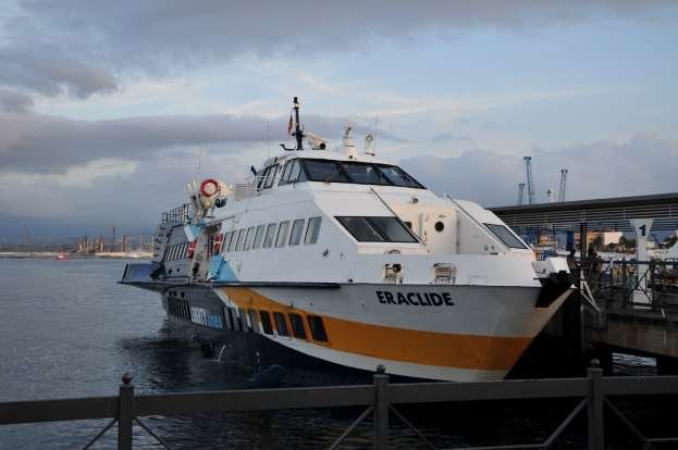 The hydrofoil at the dock (Secret Sicily walking tour with Walk About Italy)