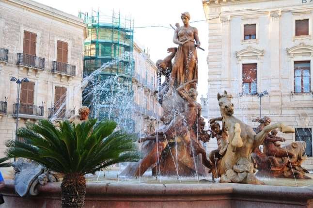 The Fountain of Diana in Piazza Archimede (Secret Sicily walking tour with Walk About Italy)